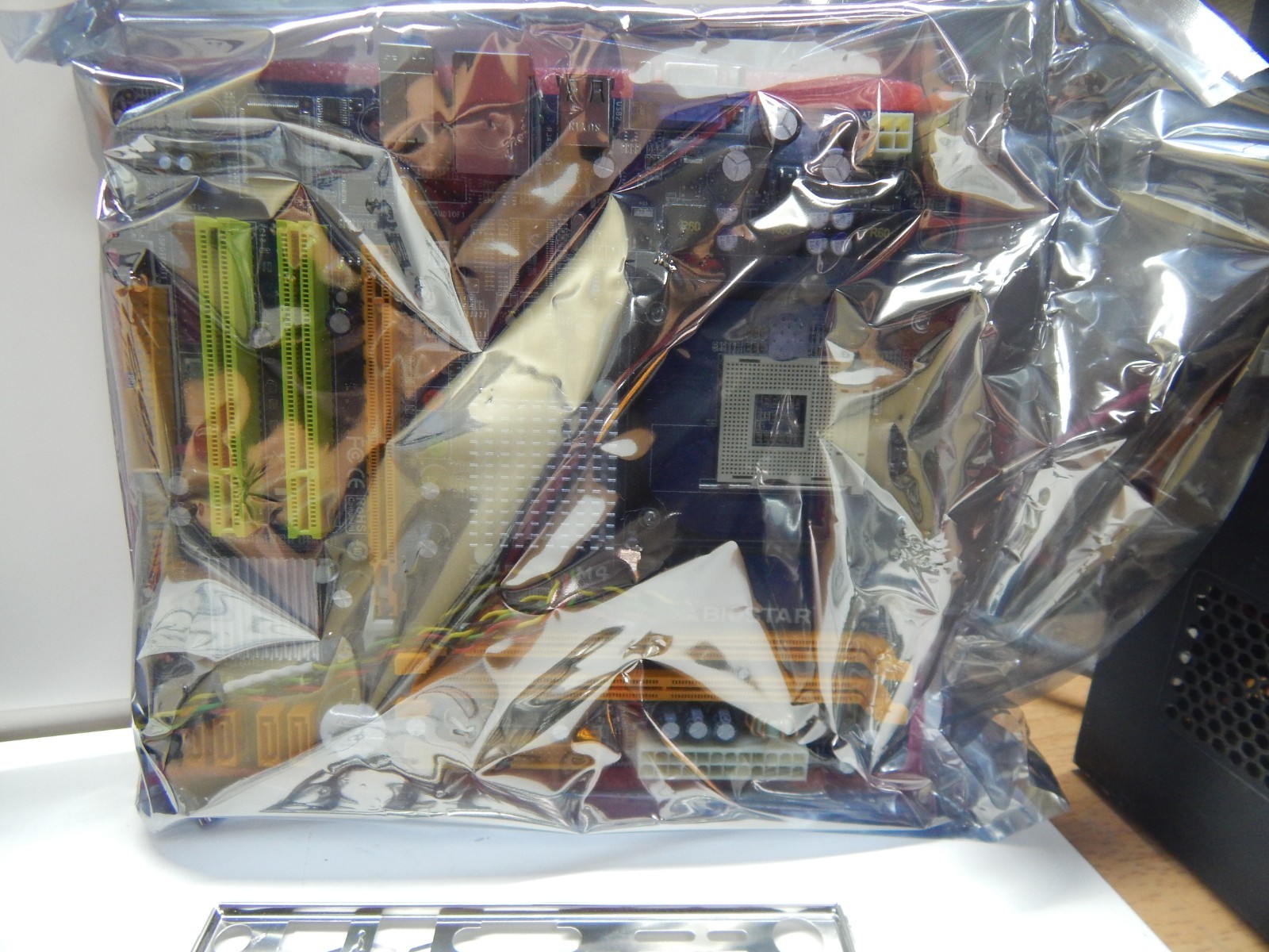 Biostar 945GC-M4 Socket 478 Intel Motherboard TESTED AND WORKING!!
