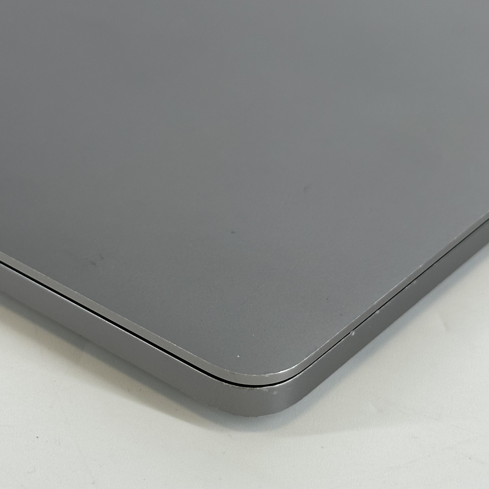 MacBook Pro 16 Touch Bar Space Gray 2019 2.6GHz i7 32GB 1TB AMD Radeon Pro 5500M