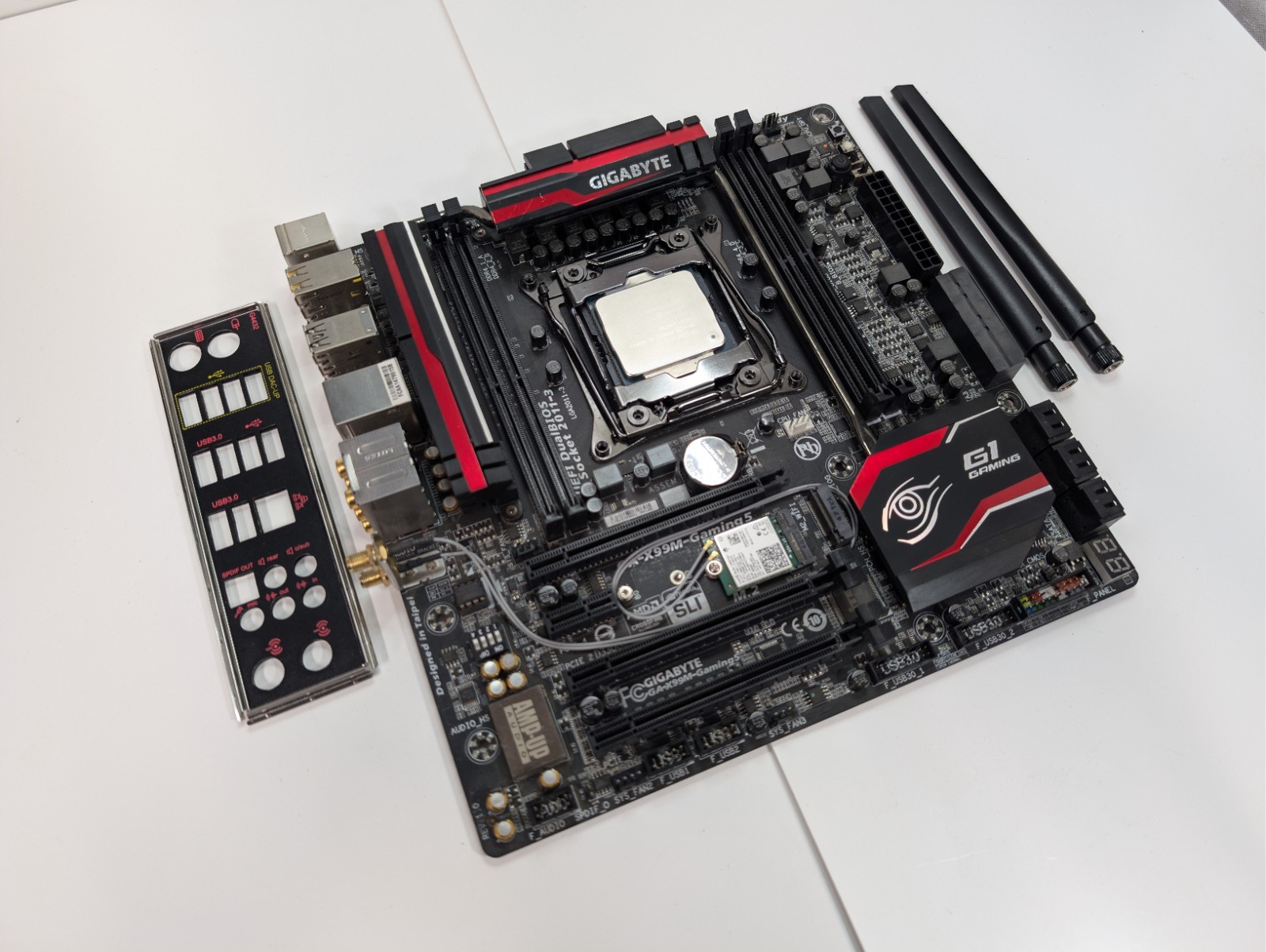 Gigabyte GA-X99M-Gaming 5 Micro ATX LGA2011-3 DDR4 X99 Motherboard w/ E5-1620V3