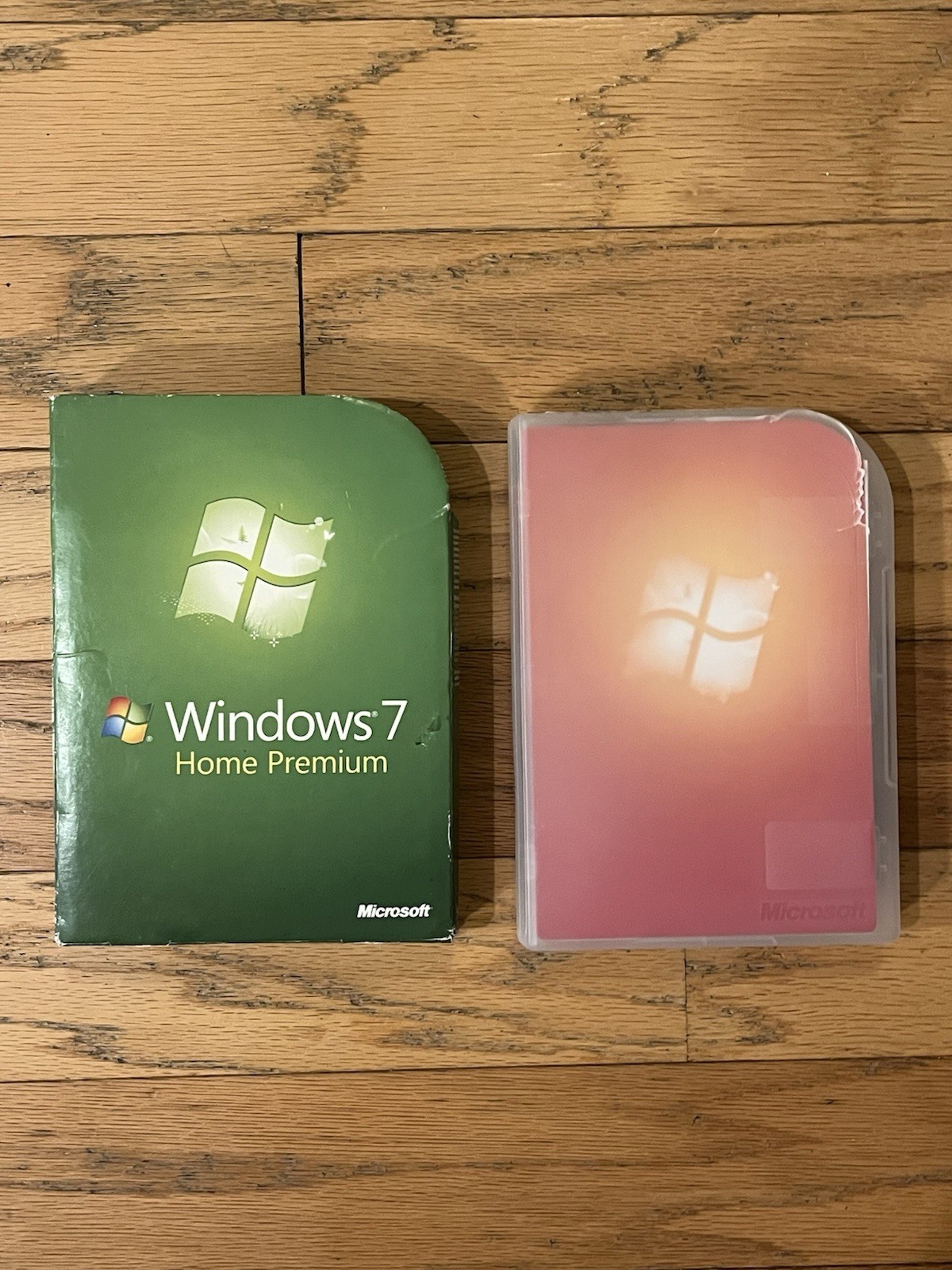 Microsoft Windows 7 Home Premium Full 32 Bit & 64 Bit DVD Discs Retail with Key