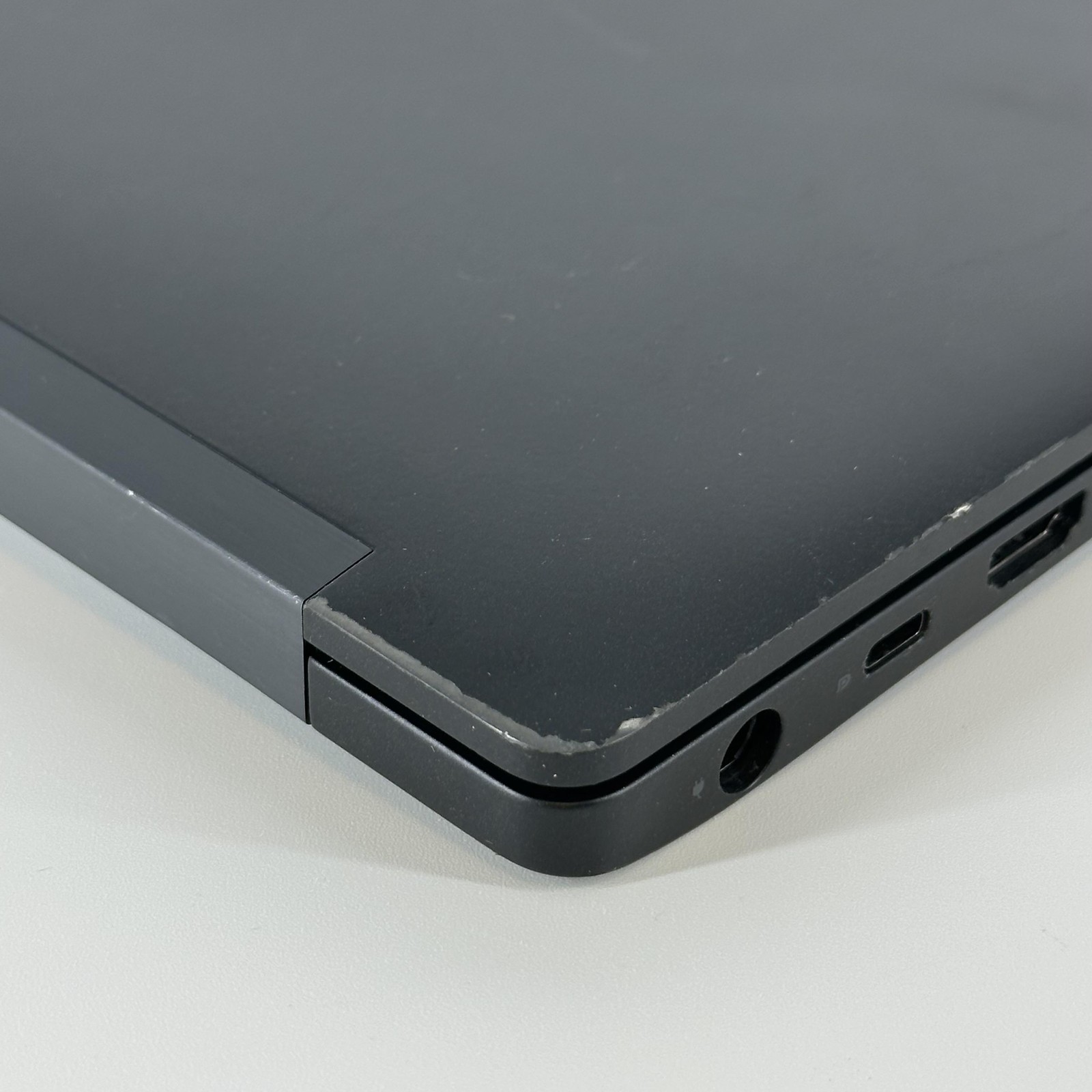 Dell Latitude 7390 13.3 Black FHD i5-8250U 1.60GHz 16GB RAM 256GB SSD Good
