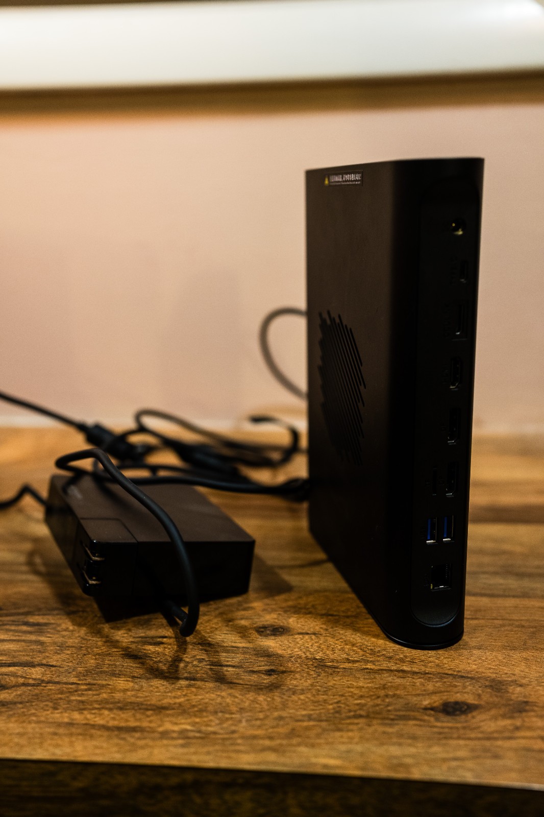 OneXPlayer OneXGPU 2 eGPU AMD Radeon RX 7800M 12GB Oculink Thunderbolt 3 4