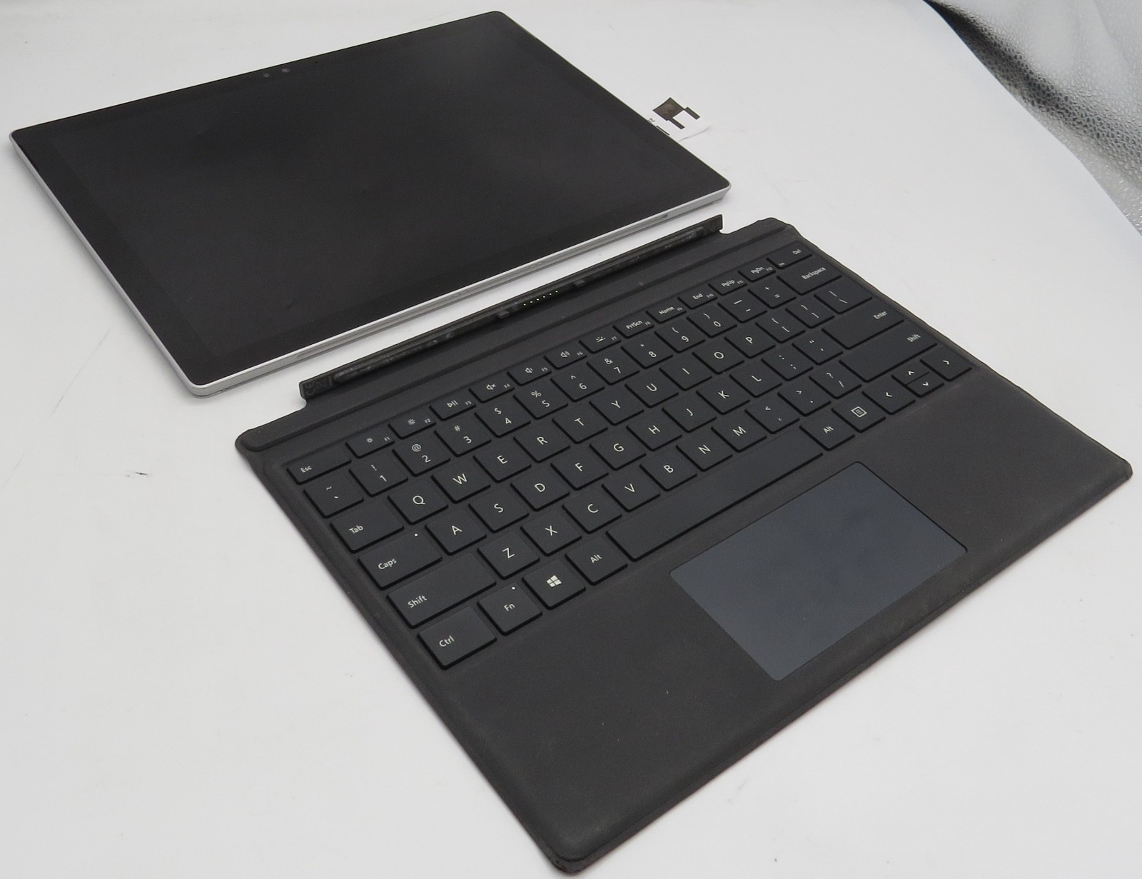 Microsoft Surface Pro 4 i5-6300U @2.40GHz 4GB RAM 128GB Internal SSD No OS
