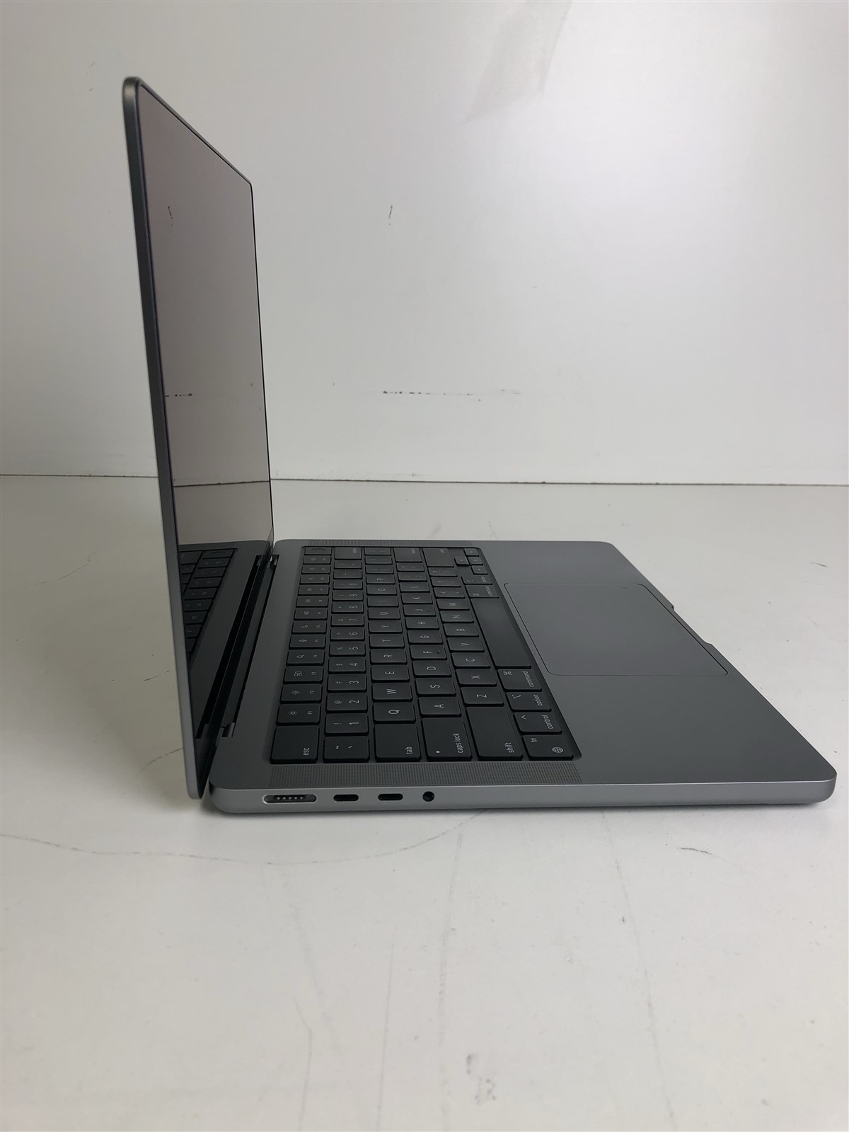 Apple MacBook Pro 14″ 2023: M2 Pro 10-Core CPU/16-Core GPU – 16GB – 512GB