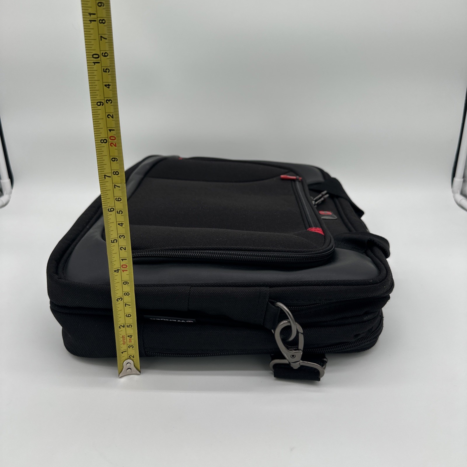 SwissGear 17 Inch Laptop Bag The Highwire Business Gear with Shoulder Strap