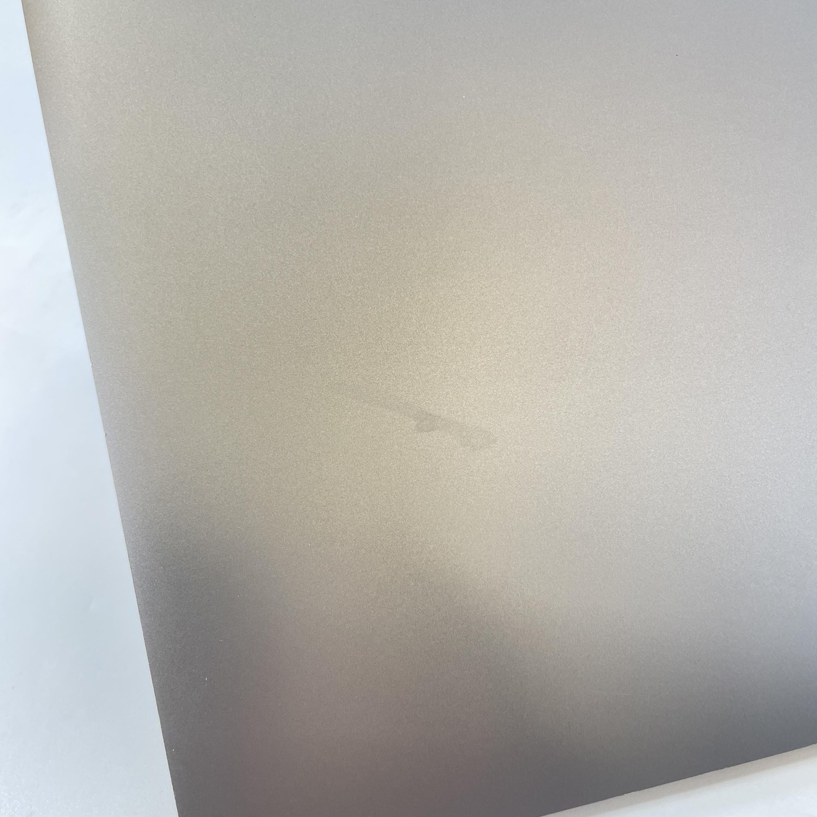 MacBook Pro 16 Touch Bar Silver 2019 2.4GHz i9 32GB 1TB SSD AMD Radeon Pro 5500M
