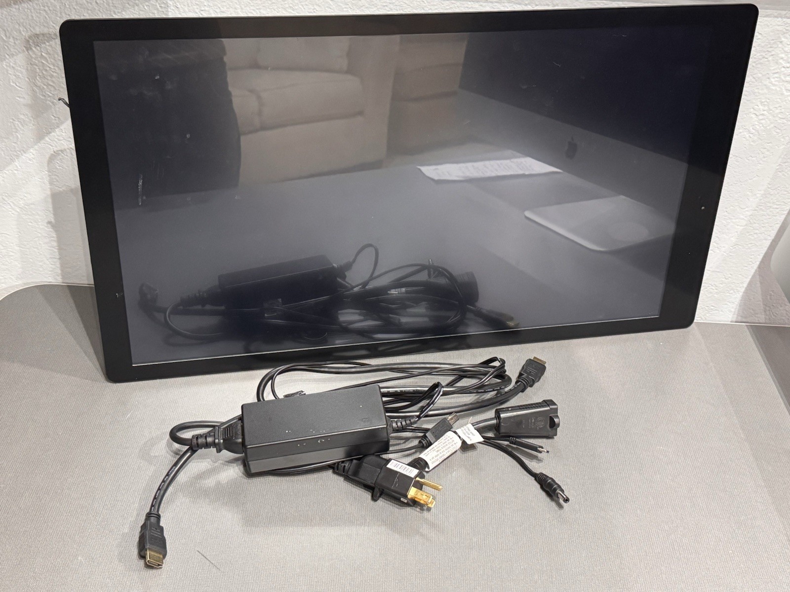 ELO Touch Solutions -24-inch LED Open-Frame Touch screeen monitor – HDMI/VGA