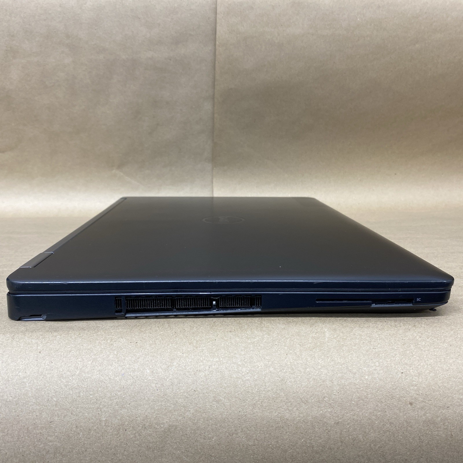 Dell Latitude E5570 – 15″ FHD – i7-6600U – 8GB – 128GB SSD – Win 10 Pro – READ