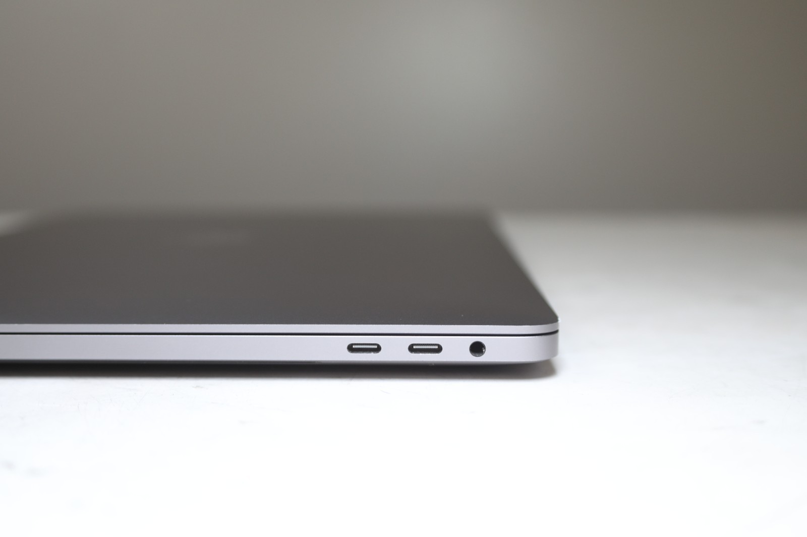 MacBook Pro (A2141) Intel Core i9-9980HK CPU 2.40GHz-32GB RAM-1TB SSD-TahoeOS