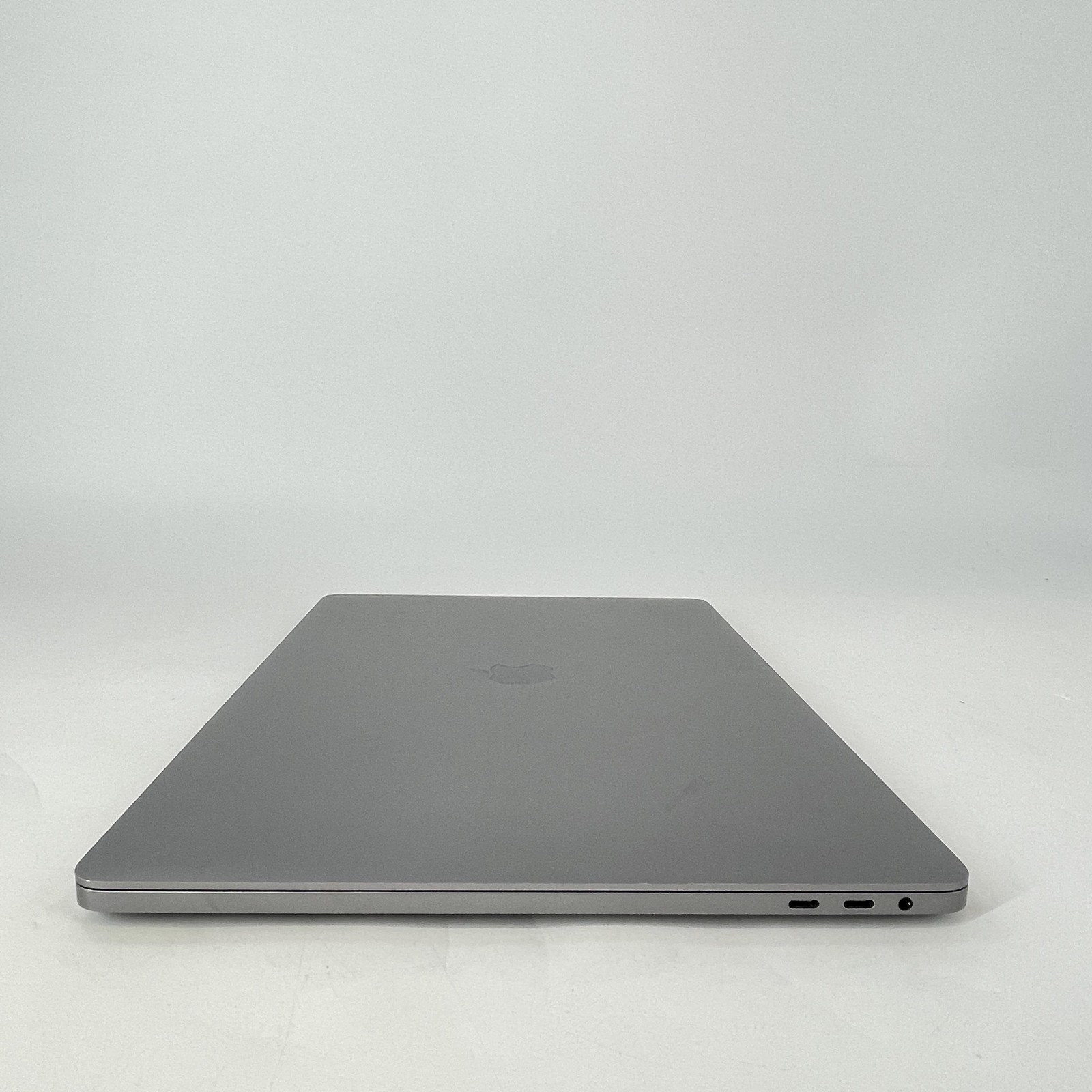 MacBook Pro 16 Touch Bar Silver 2019 2.4GHz i9 32GB 1TB SSD AMD Radeon Pro 5500M