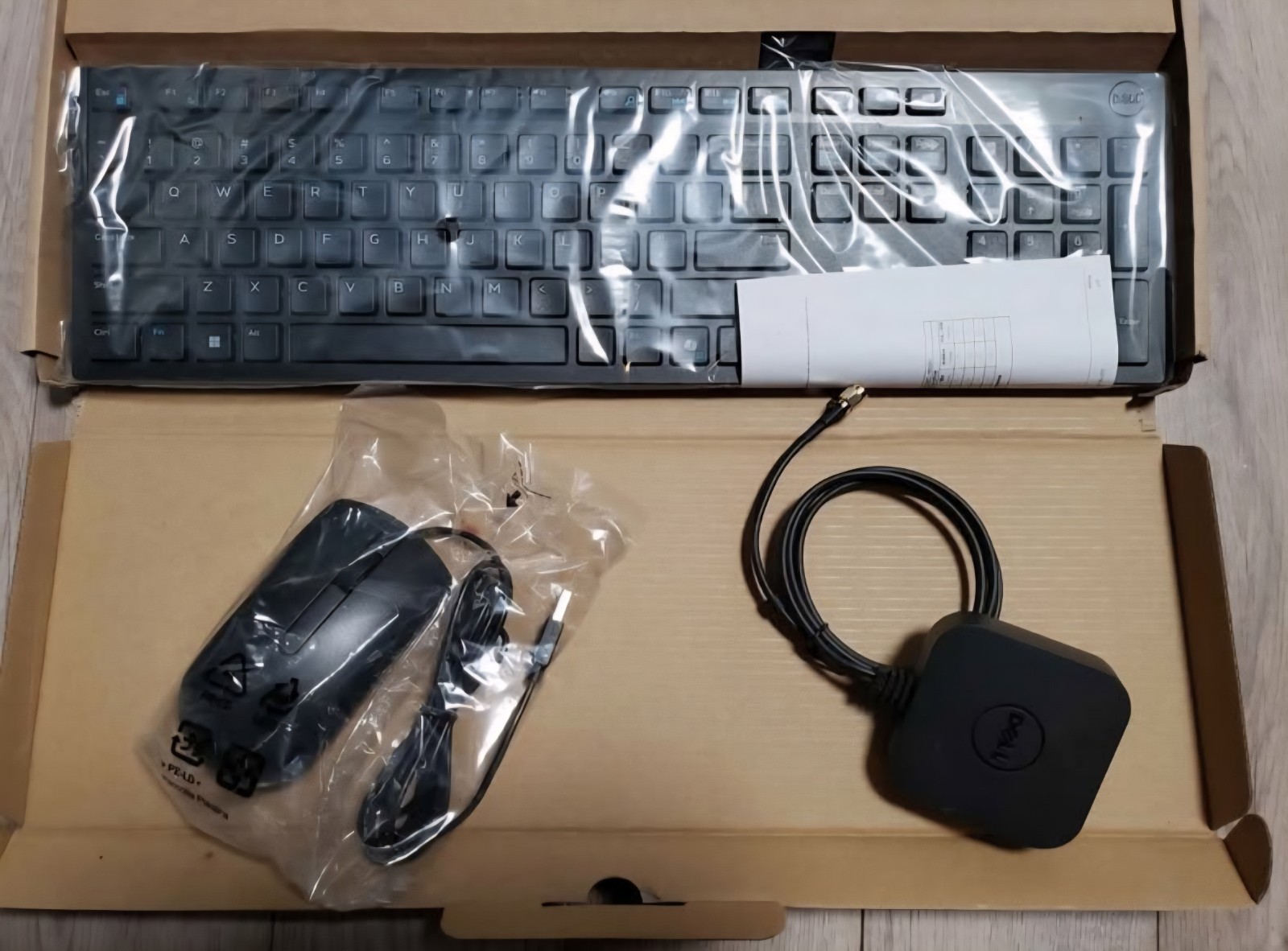 Dell wired keyboard mice and Dell Digital Wireless Antenna