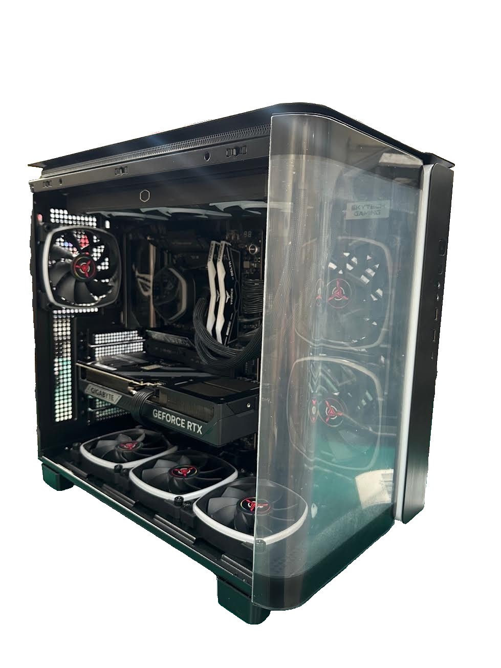 Skytech Gaming PC – RYZEN 7 9850X3D, RTX 5080, 2TB NVME, 32GB (USED)
