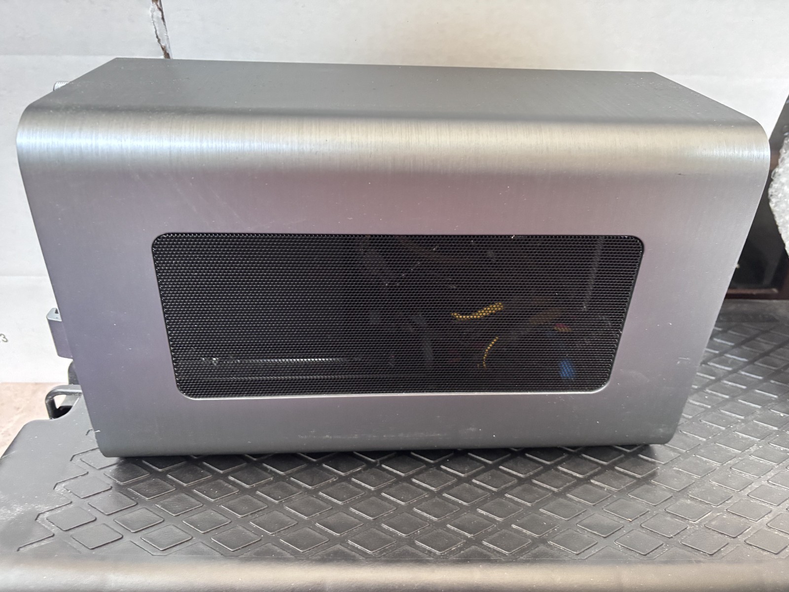 Mantiz Saturn Pro II MZ-03 EGPU Thunderbolt 3 MacOS/Windows Enclosure Space Grey