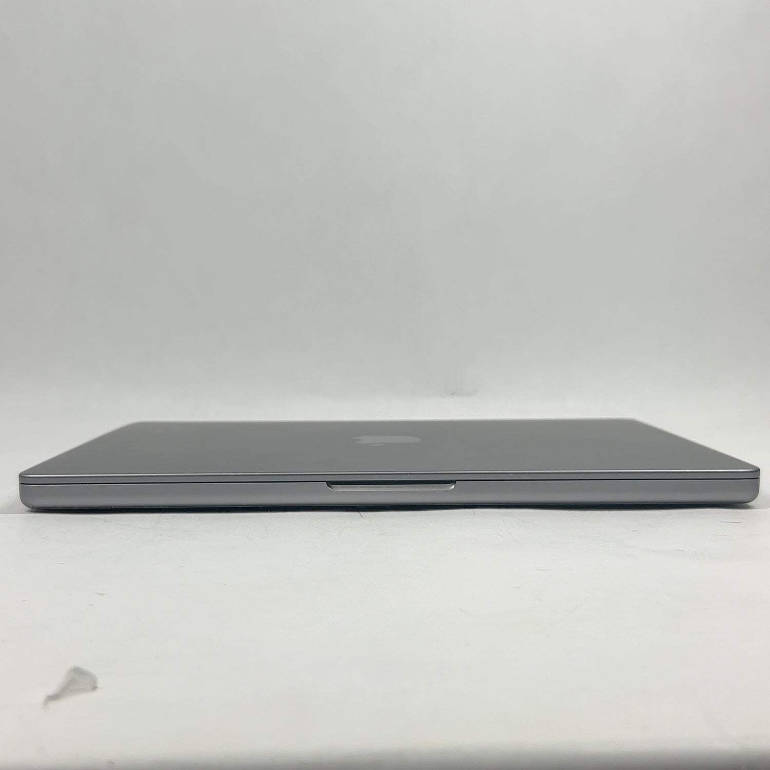 2021 Apple MacBook Pro 14″ M1 Pro 16C GPU 3.2GHz 16GB RAM 512GB SSD MKGP3LL/A