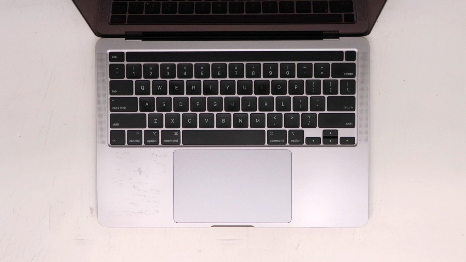 Apple Macbook Pro 13″ i7-1068NG7 16GB 512GB – Good