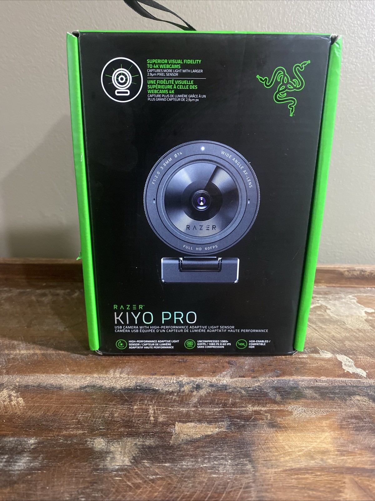Razer Kiyo Pro USB Camera with High-Performance Adaptive Light Sensor