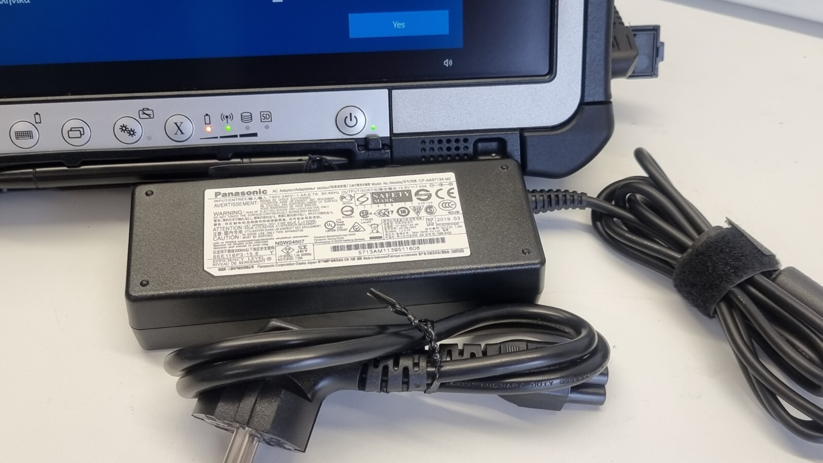 PANASONIC TOUGHBOOK CF-D1 MK3 i5-6300U 2.40GHZ 8GB 512GB SSD XENTRY TABLET