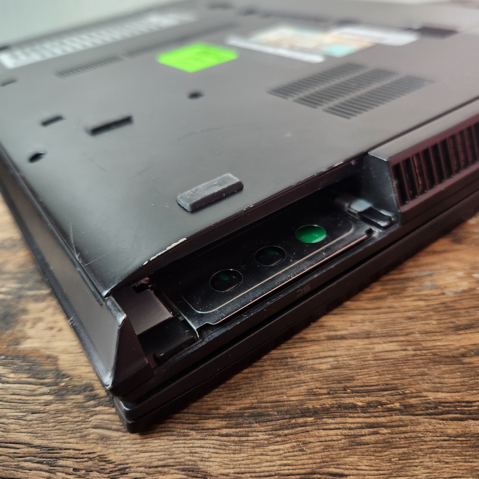Dell Latitude E6400 14″ Laptop Core 2 Duo P8400 4GB RAM 500GB HDD – For Parts