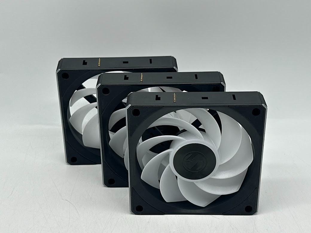 Lian Li UNI FAN CL Wireless Reverse Blade Fluid Dynamic Bearing 120mm Case Fan