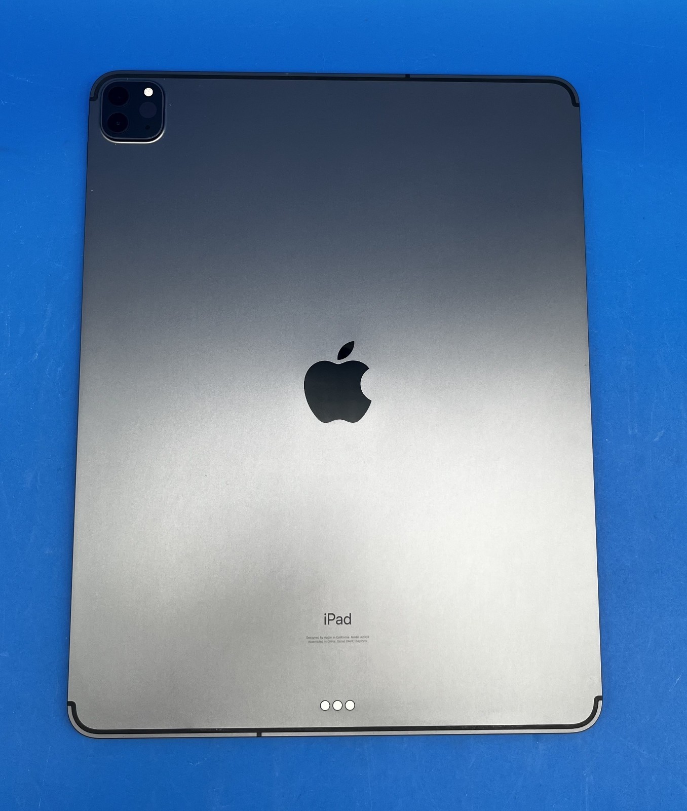 Apple A2069 iPad Pro 4th Gen. 128GB, Wi-Fi + 4G (Unlocked), 12.9 in – Space Gray