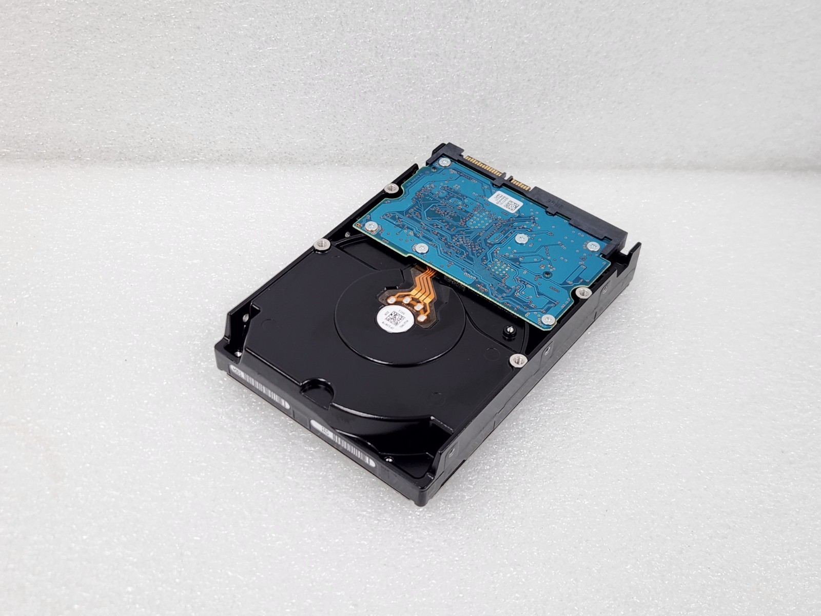 HGST HUS724040ALA640 4TB 3.5-inch SATA 6 Gbps 7.2K RPM Cache 64MB Hard Drive