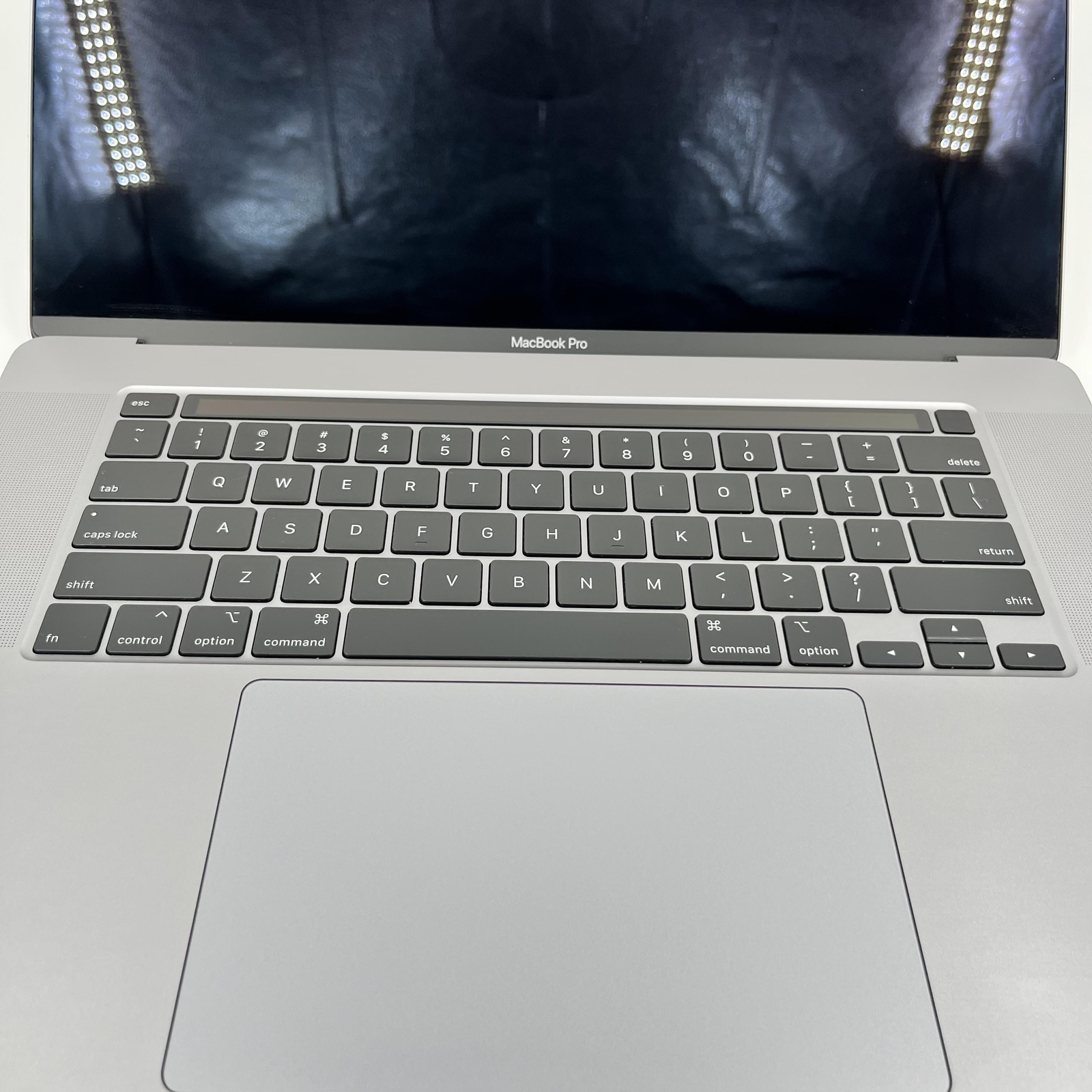 MacBook Pro 16 2019 2.3 GHz i9 16GB 1TB AMD Radeon Pro 5500M 4GB Space Gray