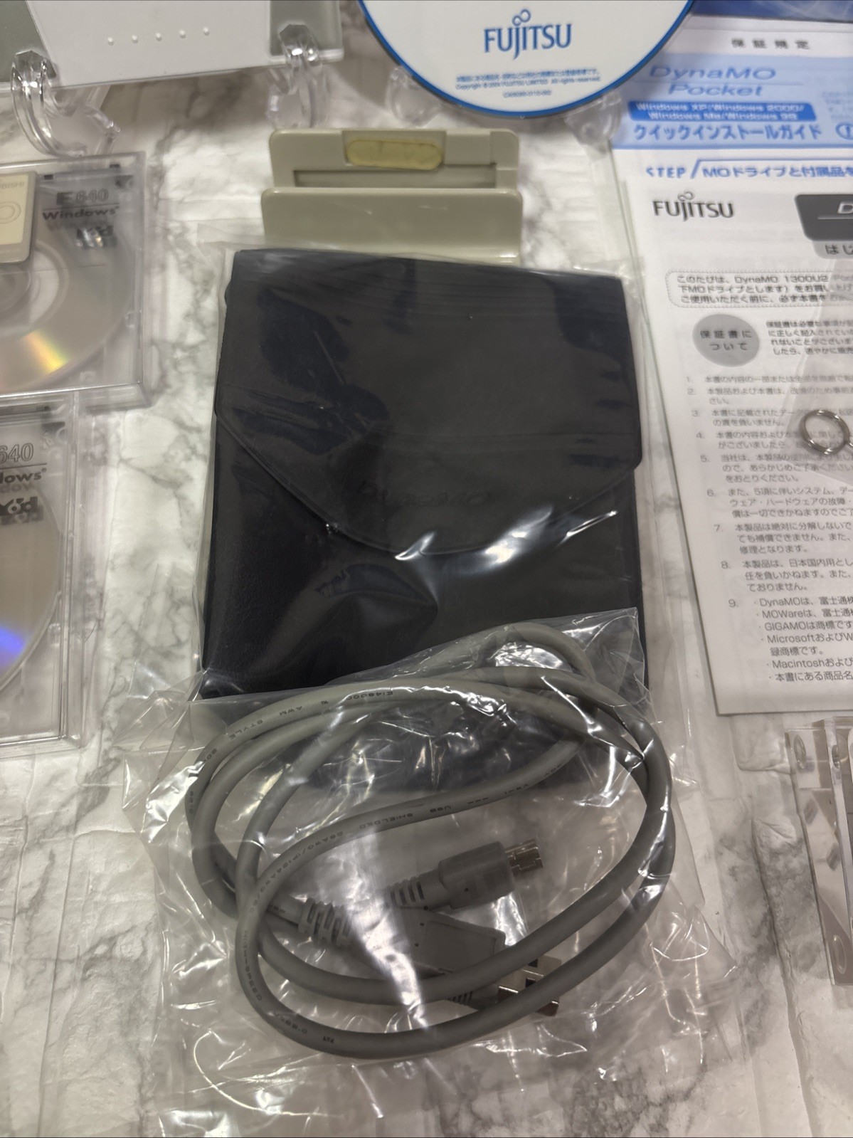 FUJITSU DynaMO 1300U2 Pocket DMO13PT2S 1.3GB MO disk compatible MO drive