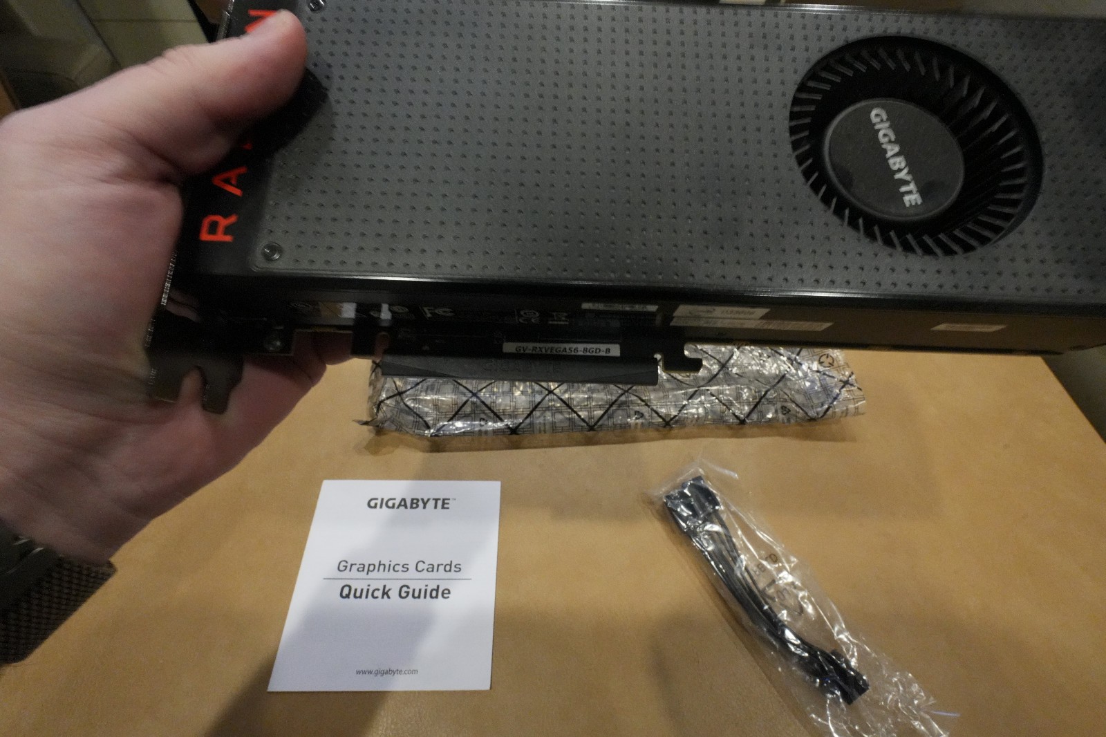 GIGABYTE AMD Radeon RX Vega 56 8GB HBM2 Graphics Card (GV-RXVEGA56-8GD-B)