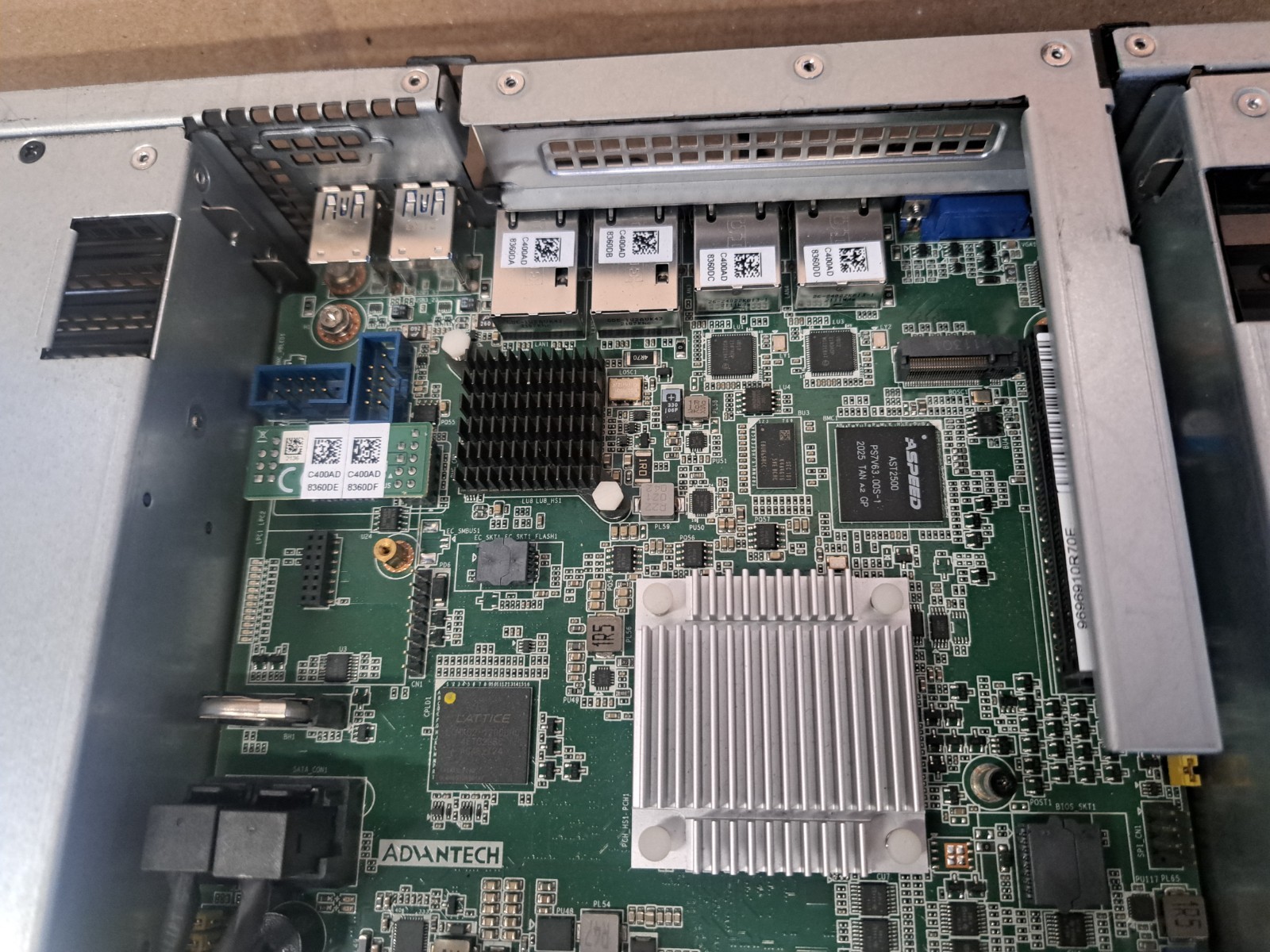 2U 8 GPU Server Xeon 4215r Silver 0 48 96GB 2x2000W Advanteh 8 single 4 dual AI