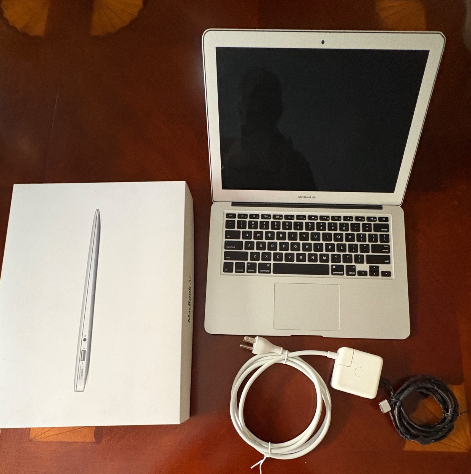 Apple MacBook Air 13.3 Silver Model A1466 Excellent Condition NEEDS Power Cord