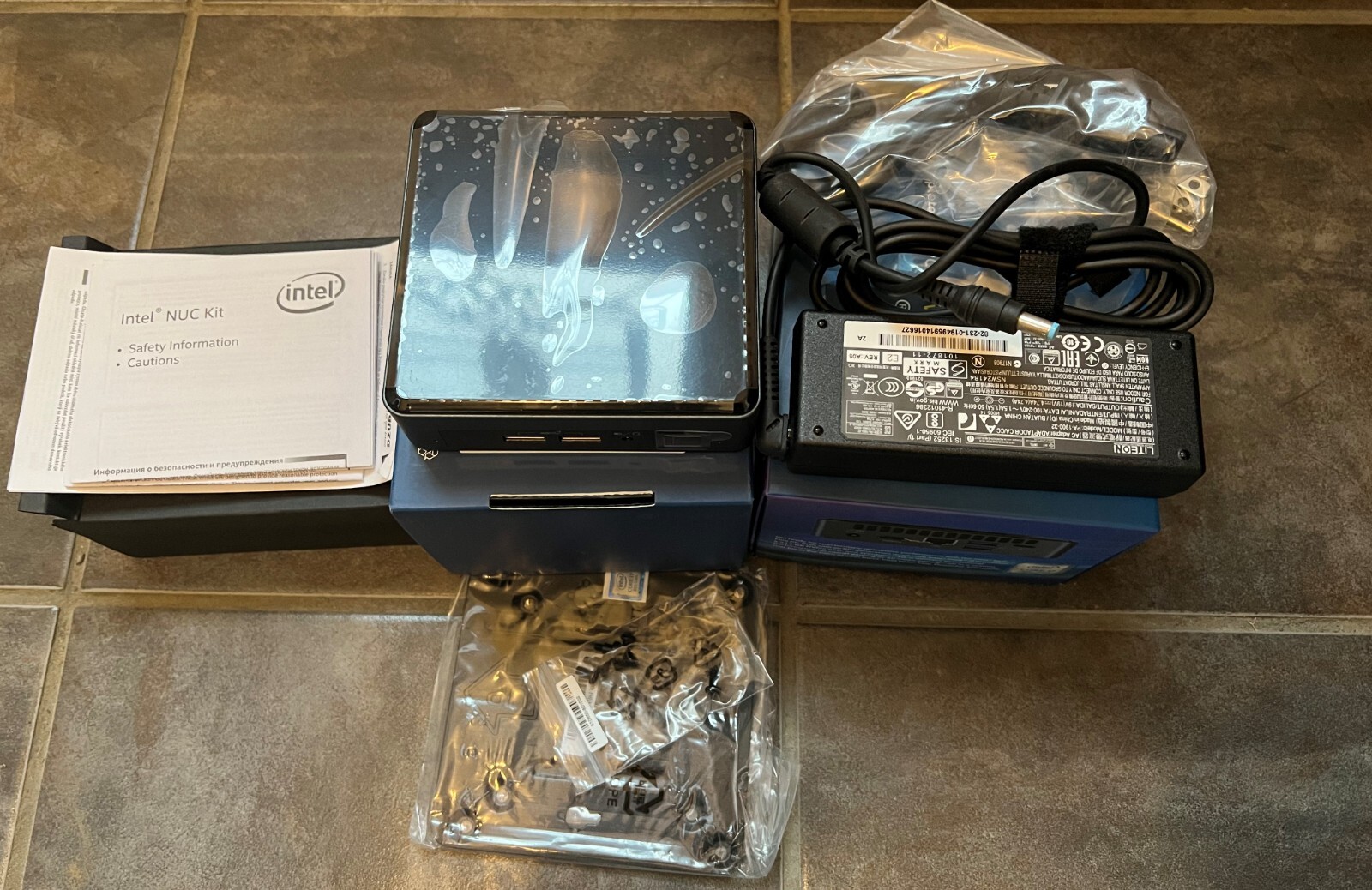 Intel NUC NUC7i5BNK i5-7260U 2.2Gz Mini PC Computer MINT Fast ship!