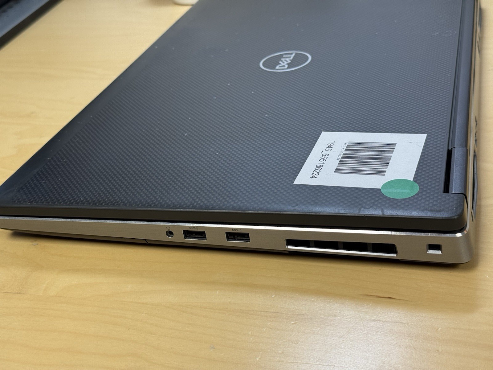 Dell Precision 7740 Xeon E-2276M 2.80GHz / 32GB RAM / 512GB SSD RTX 3000 NO OS