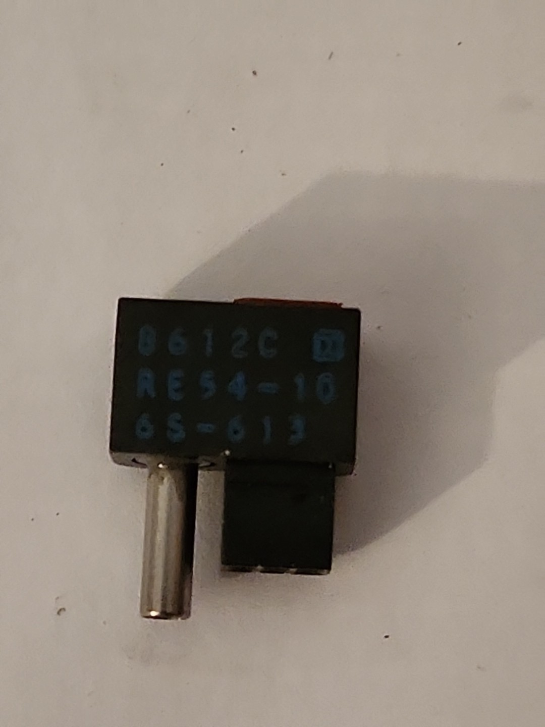 DEUTSCH RE54-106S-613 6-pin Rectangular Connector NSN 5935-00-137-6789, NOS.