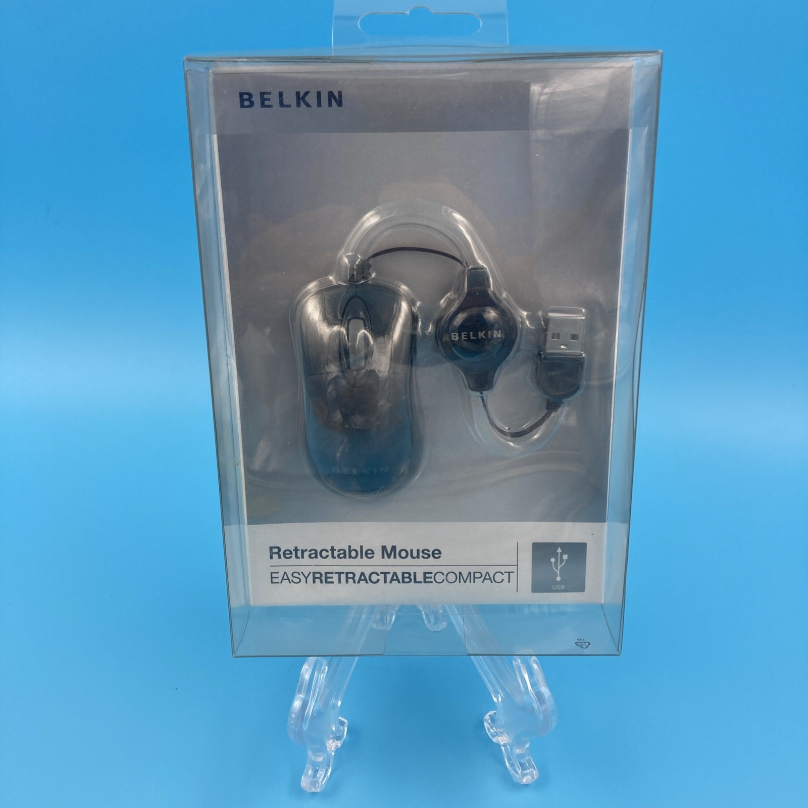 Belkin Mini Wired Travel Mouse, Optical Scroll, Retractable USB Cable