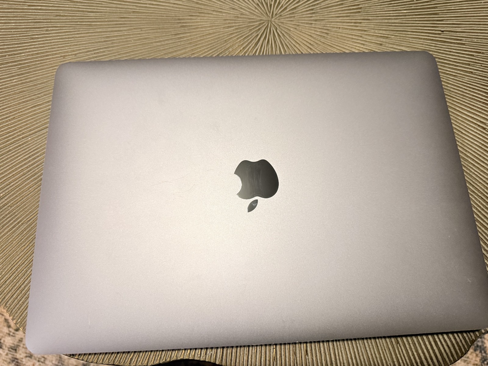 Apple 2020 MacBook Air A2337 M1 7 Core GPU 8GB RAM 256GB SSD Space Gray *GOOD*