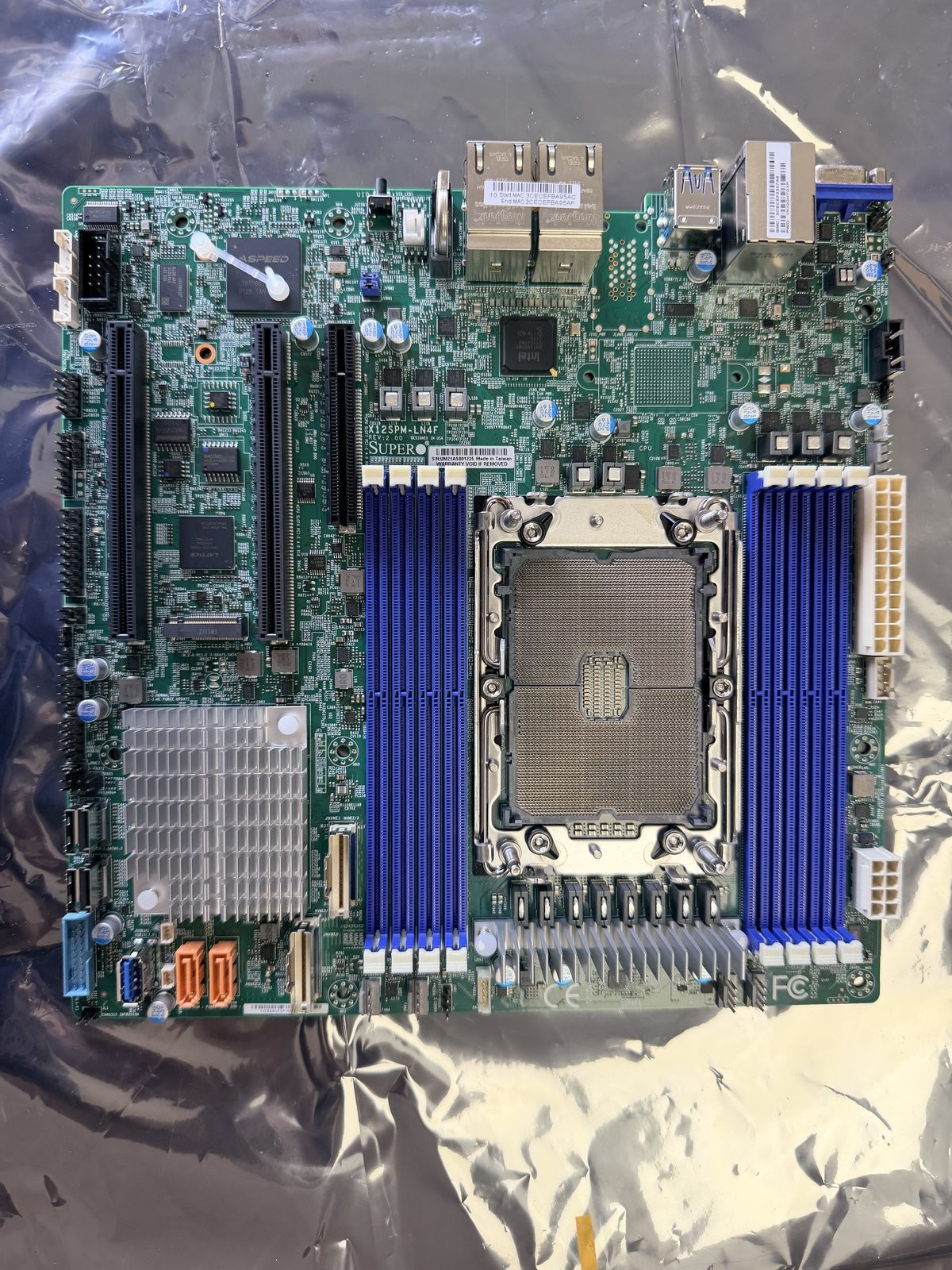 Supermicro X12SPM-LN4F-O LGA-4189 Intel C621A Micro ATX Server Motherboard