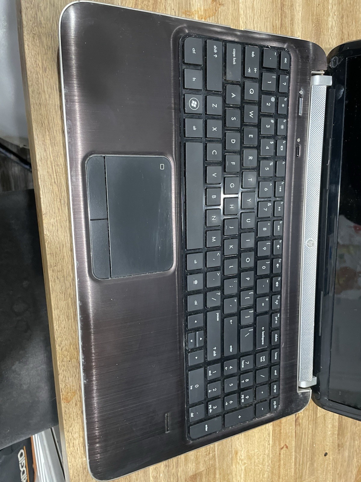 HP Windows 7 Intel Core 2 Duo P8400 16 in screen, Laptop FOR PART ONLY X16-96072