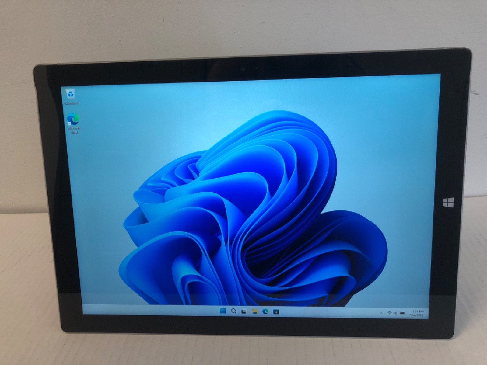 Microsoft Surface Pro 3 10.8inch 128GB, Intel Core i5 4th Gen., 1.9GHz, 4GB) W11