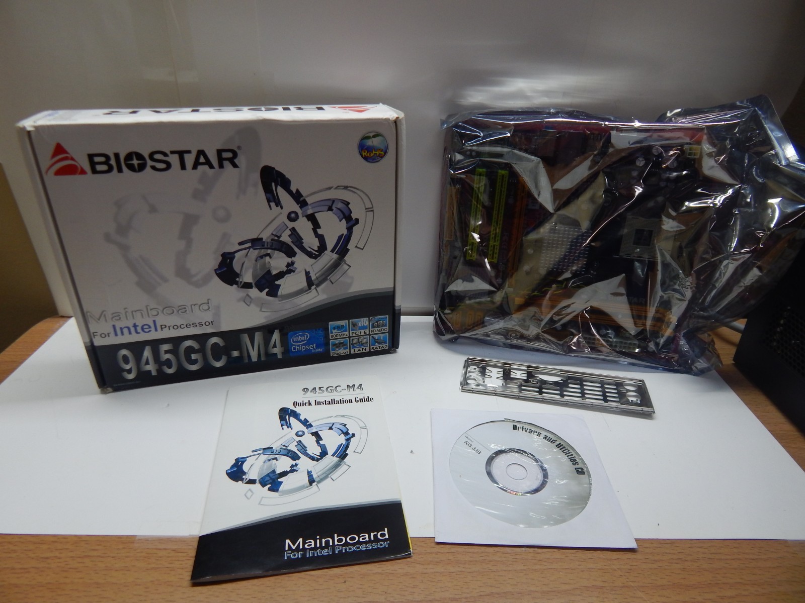 Biostar 945GC-M4 Socket 478 Intel Motherboard TESTED AND WORKING!!