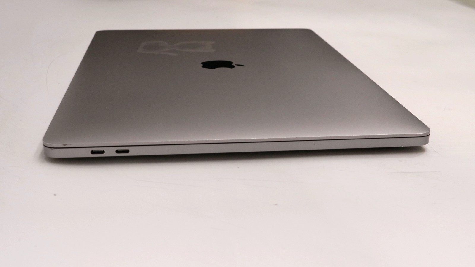 Apple Macbook Pro 16″ i9-9980HK 64GB 1TB – Very Good