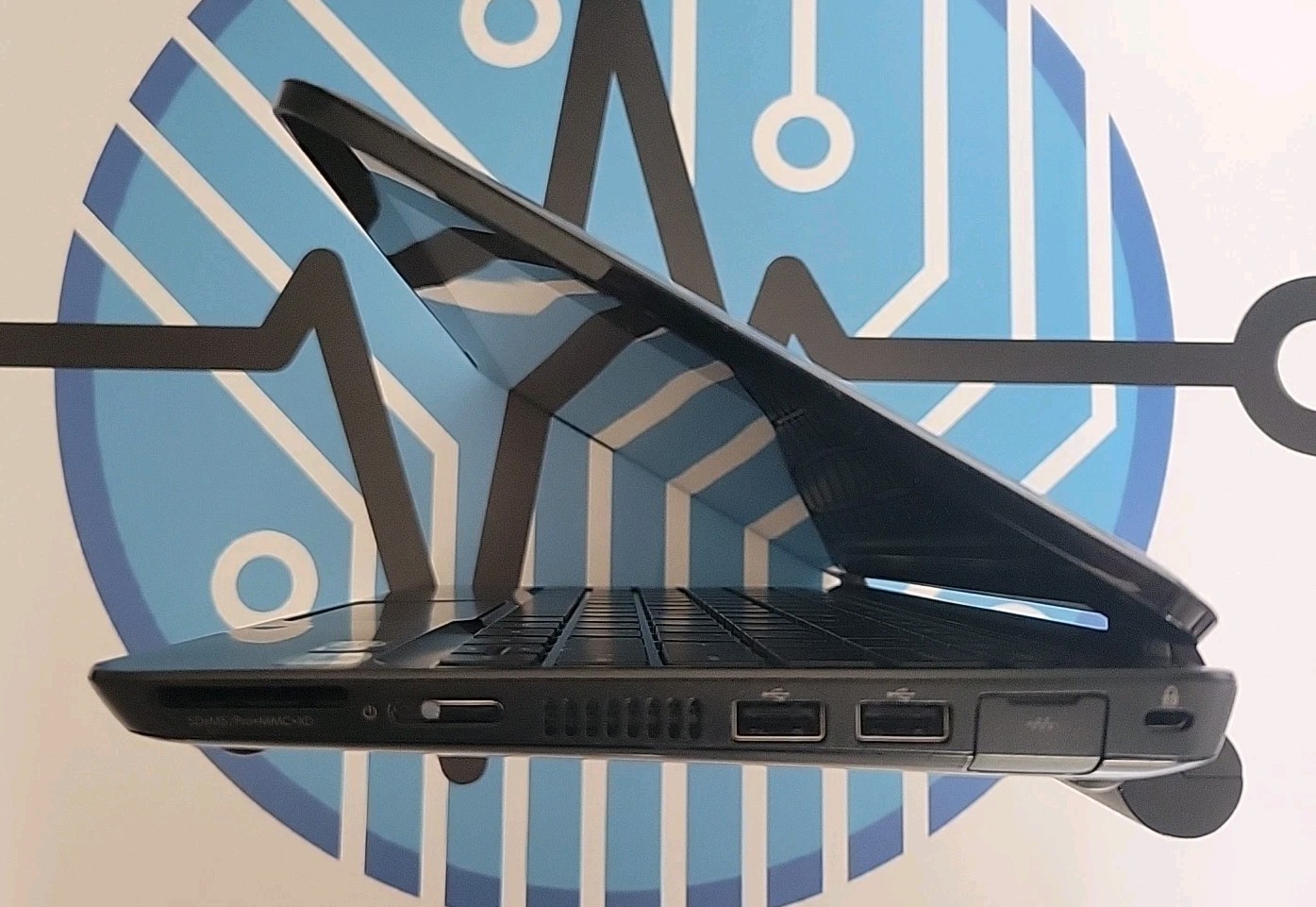 HP Mini 210-1171 Netbook 10.1″ Atom N455 1.66GHz 250GB HDD 1GB RAM Windows 7 +AC