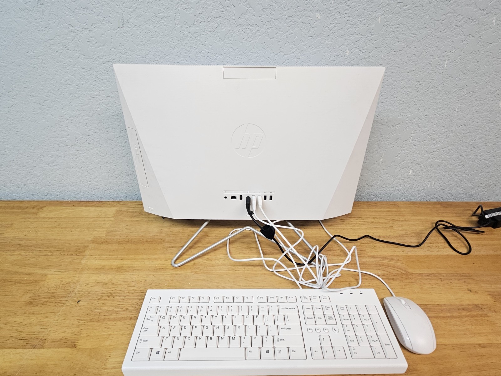HP 24-dd0117c – All-in-one PC – AMD Ryzen 3 3250U -RAM 8 GB- SSD 512 GB *READ