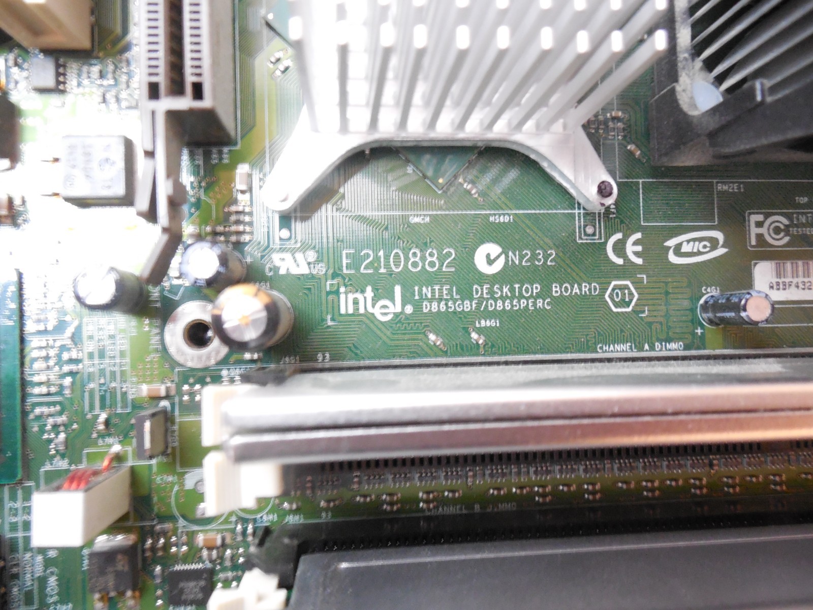Intel D865GBF D865PERC Socket mPGA478B Motherboard P4 2.8GHz 1024MB DDR 2(512mb)