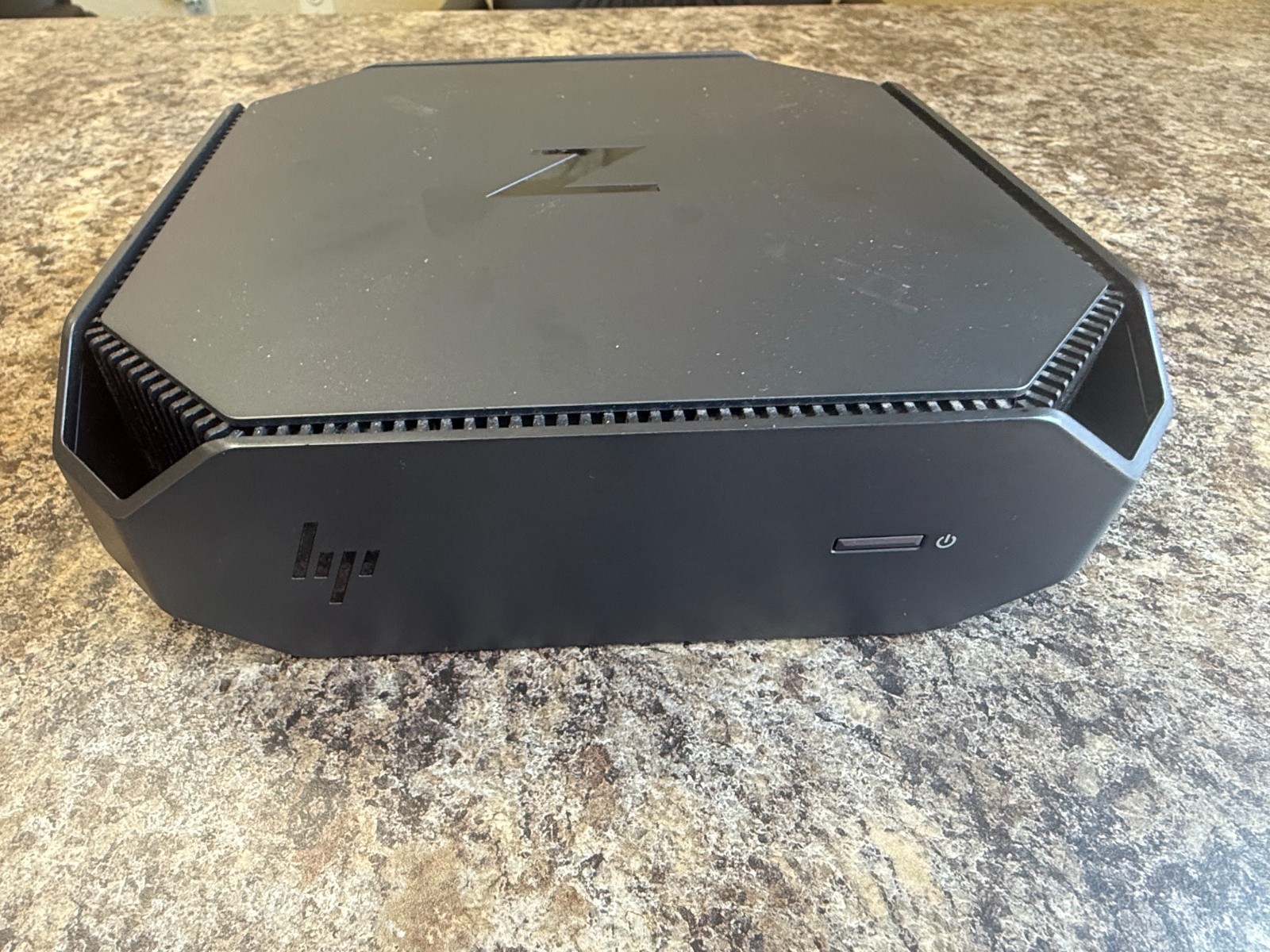 HP Z2 Mini G5 Workstation Xeon W-1270P 3.8GHz/16GB/1TB SSD/ NVIDIA T1000/W11 Pro