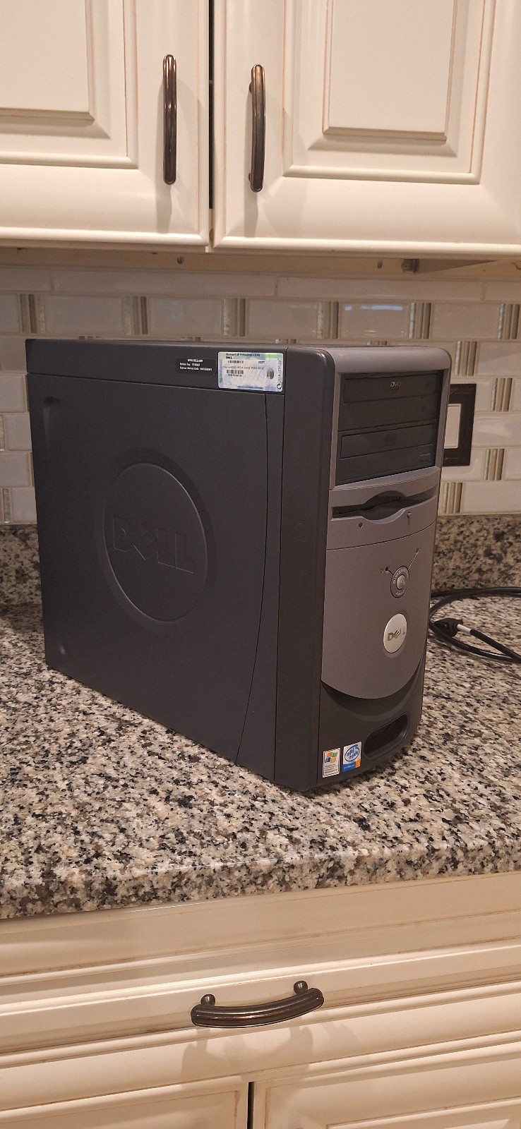 Retro Vintage Dell Dimension 4600 / Pentium 4 / Windows XP / FOR PARTS!