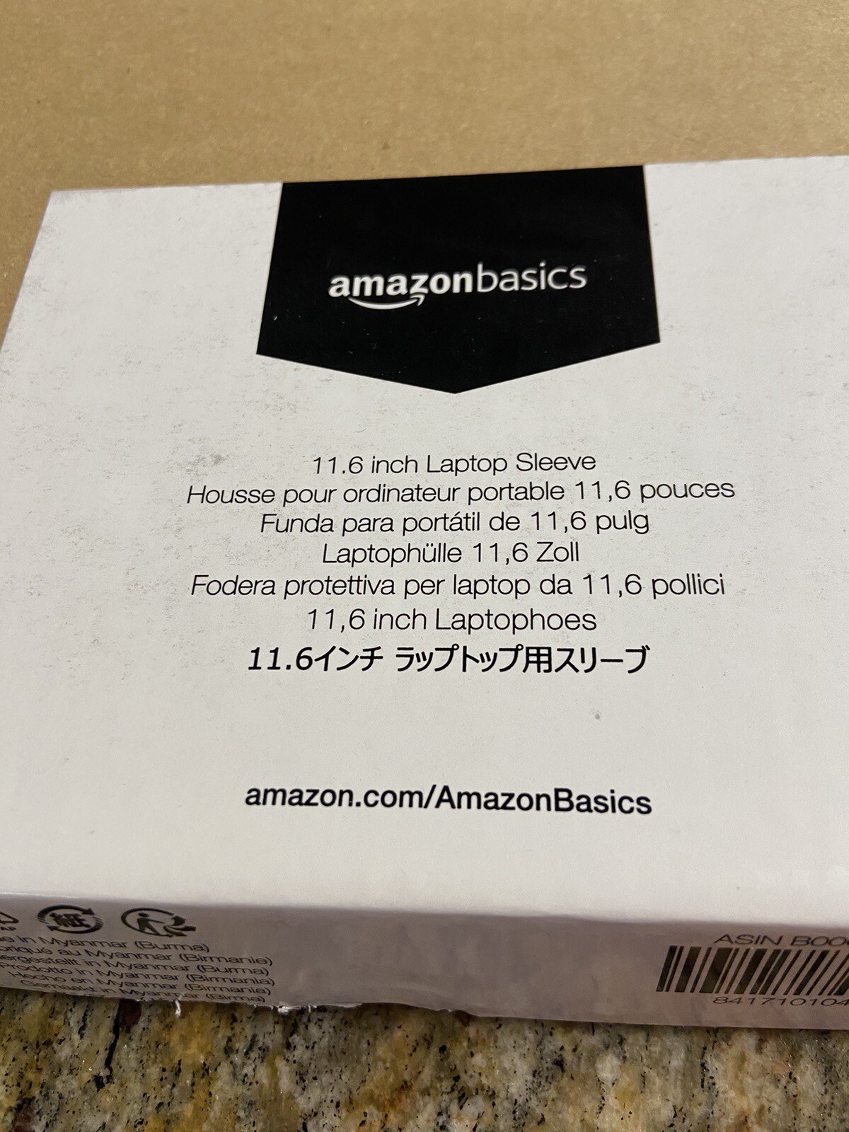Amazon Basics 11.6-Inch Laptop Sleeve, Protective Case with Zipper BLACK
