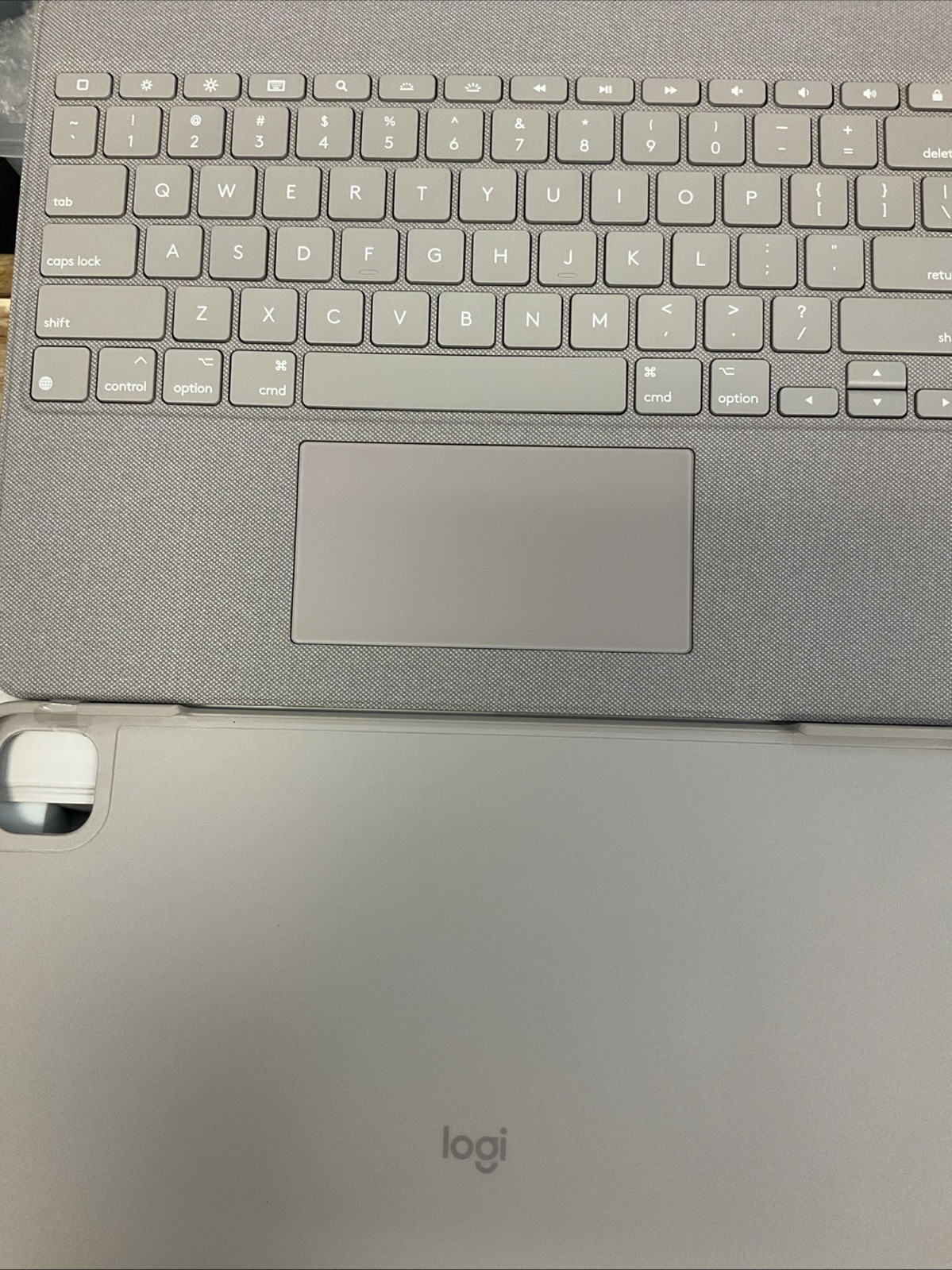 Logitech – Combo Touch Keyboard for Apple iPad Pro 12.9″ 5th & 6th Gen E633