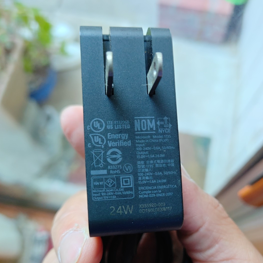 Microsoft Surface 24W Power Adapter 1735 15V 1.6A Barrel Connector Black