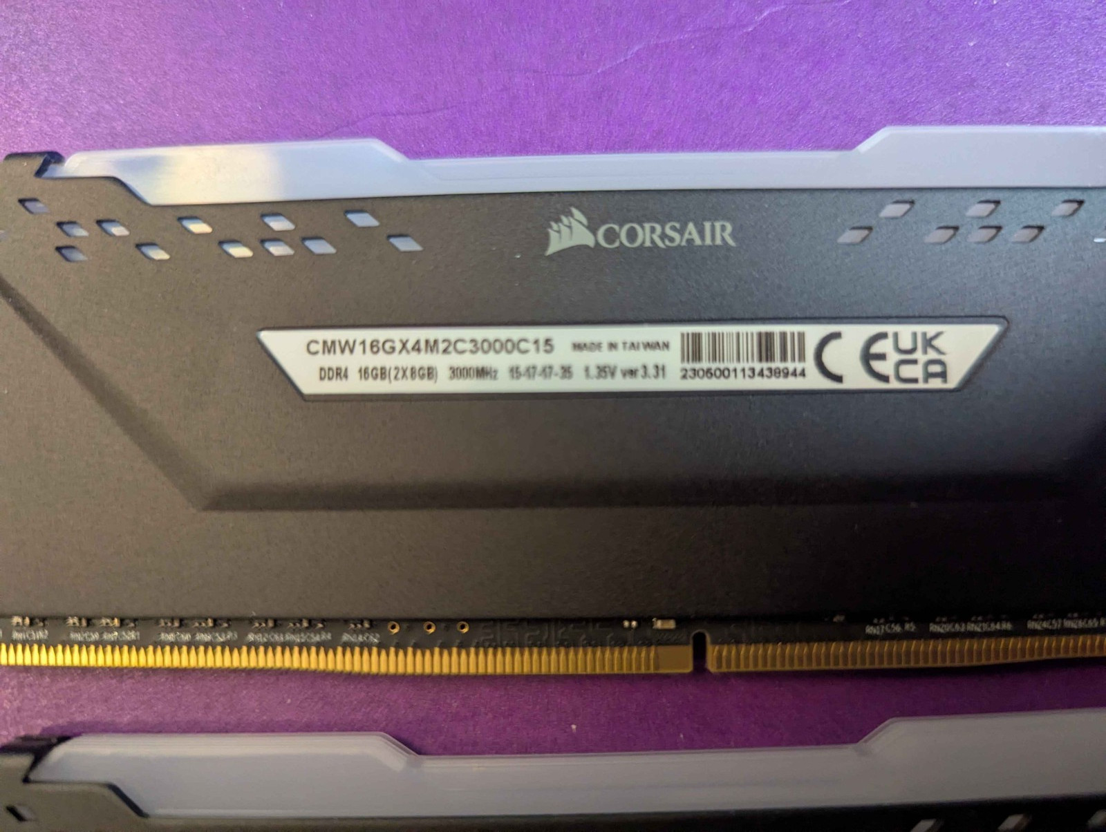 Corsair Vengeance RGB Pro 16GB (2 x 8GB) PC4-24000 (DDR4-3000) Memory [USED]