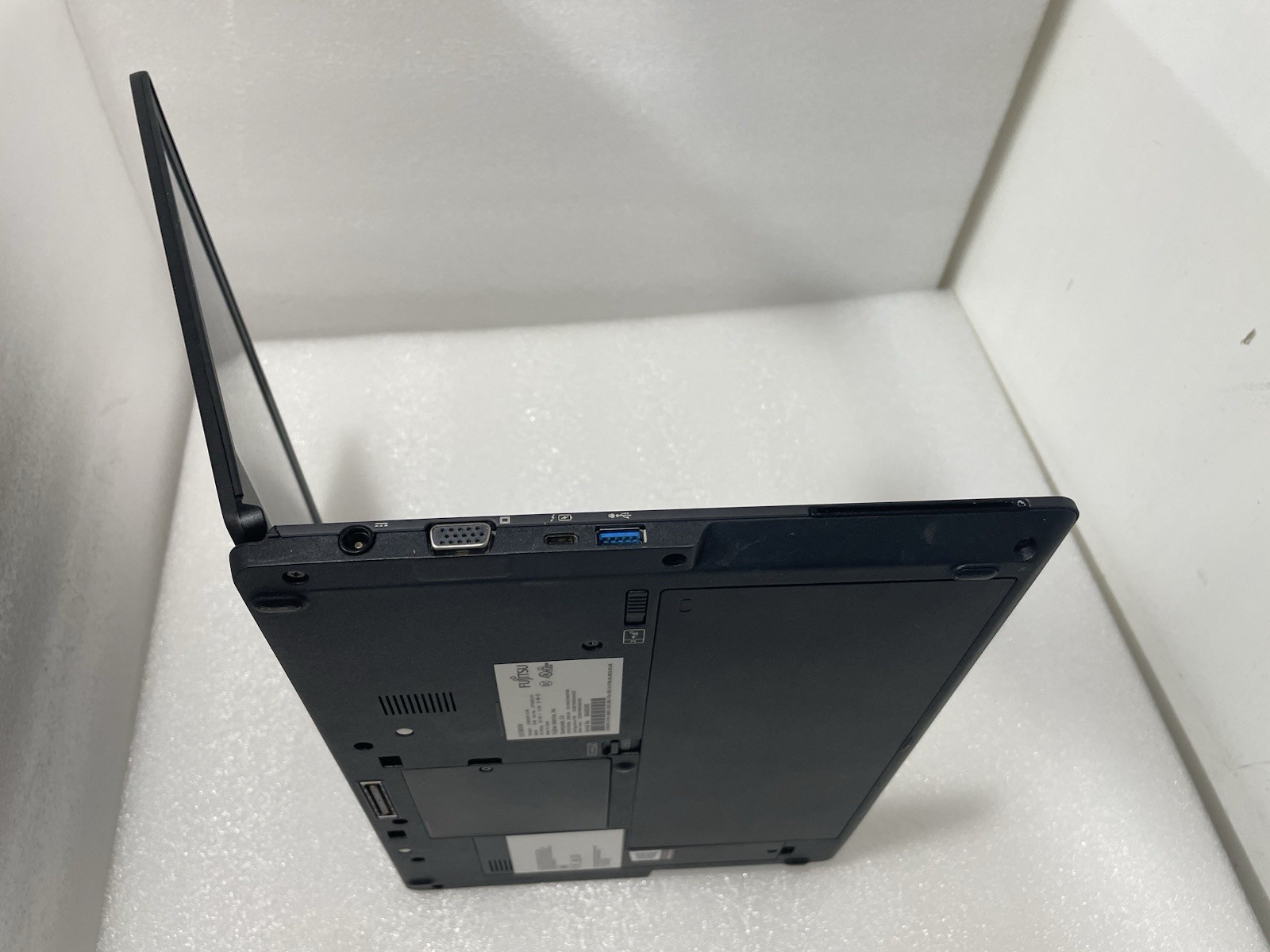 Fujitsu Lifebook U749 128gb Nvme Win 11 i7-8665u 4 Core 2.11ghz 16gb RAM HDMI 8